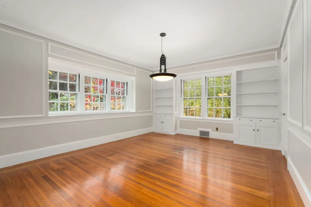 161 Clinton Rd, Fisher Hill