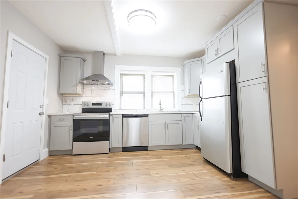 31 Graham St, Quincy