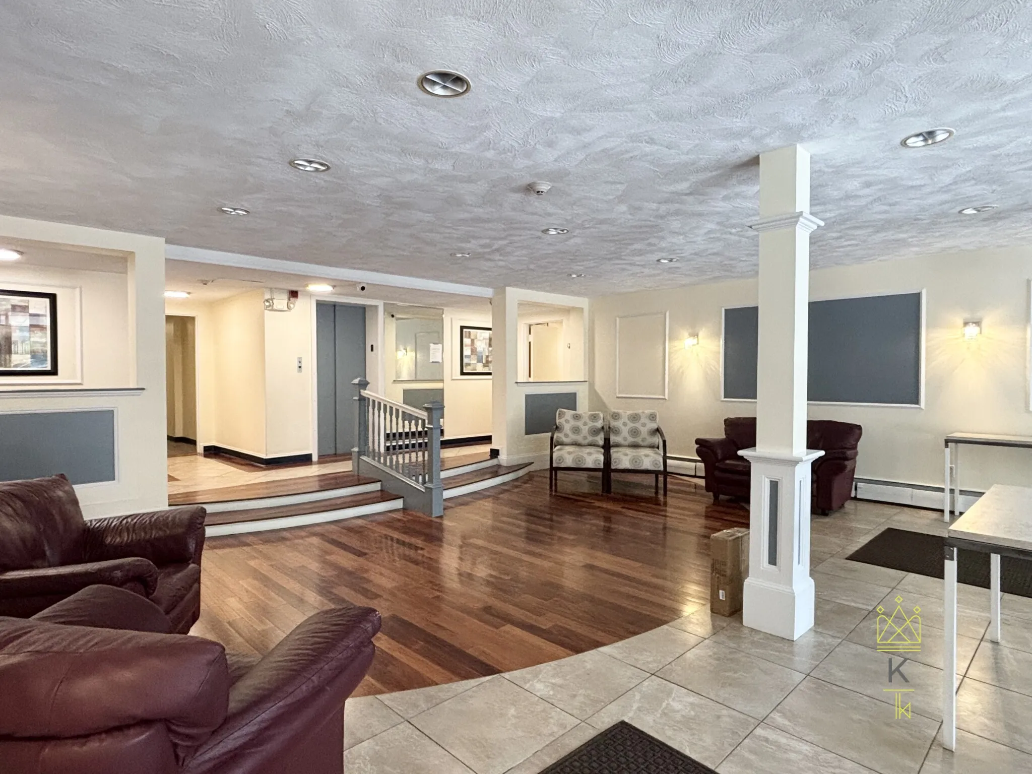 50 Green St, North Brookline