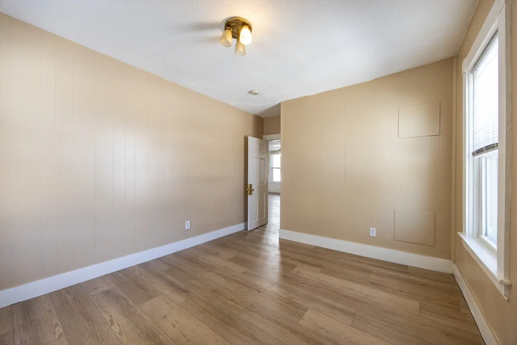 28 Richmond St, Blackstone