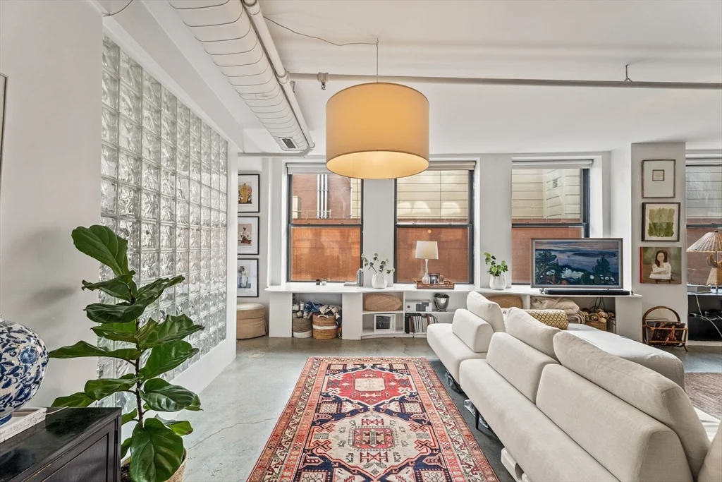 453 Washington St, Midtown