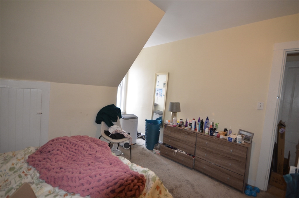 124 Academy Hill Rd, Brighton