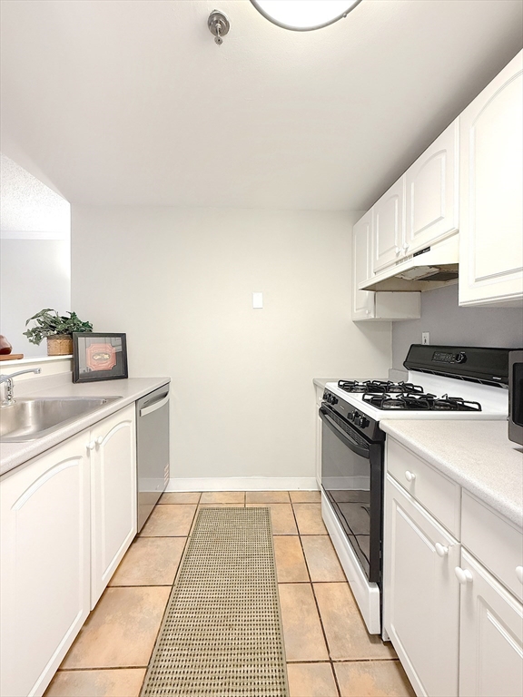 15 N Beacon St, Allston