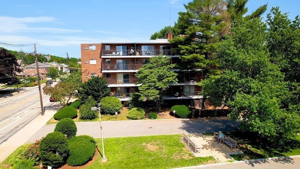 995 Massachusetts Ave, Arlington