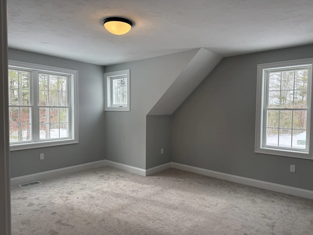 15 Kashmir's Way, Middleboro