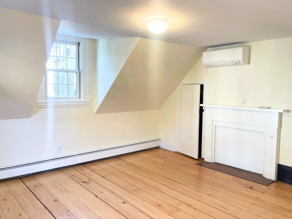 20 Pleasant St, Salem