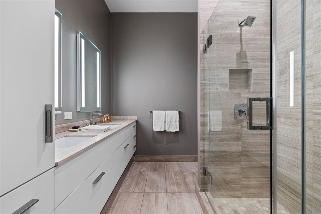 40 Traveler, South End