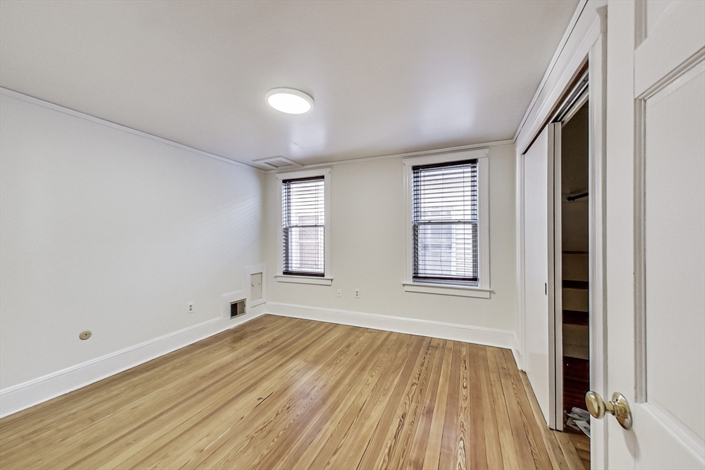 183 Powder House Blvd, West Somerville