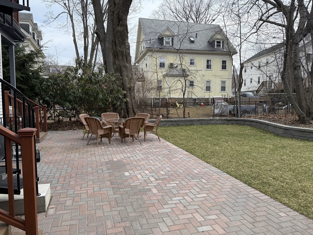 12 Manchester Rd, Coolidge Corner