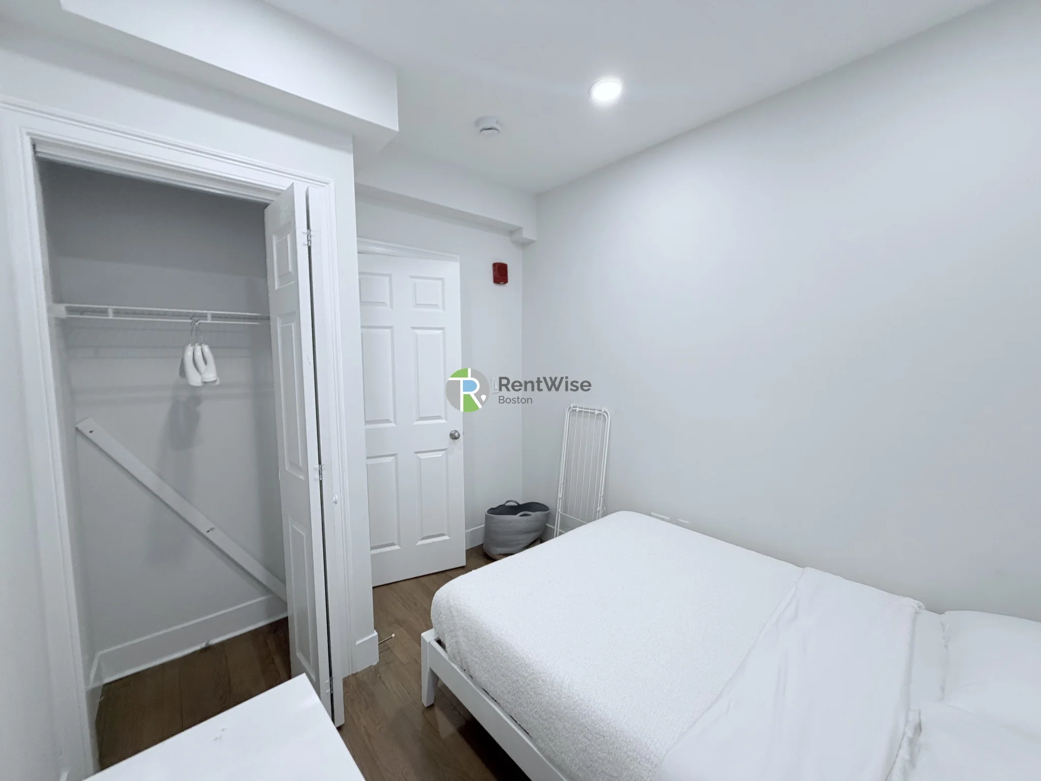 11 Peterborough St, Fenway