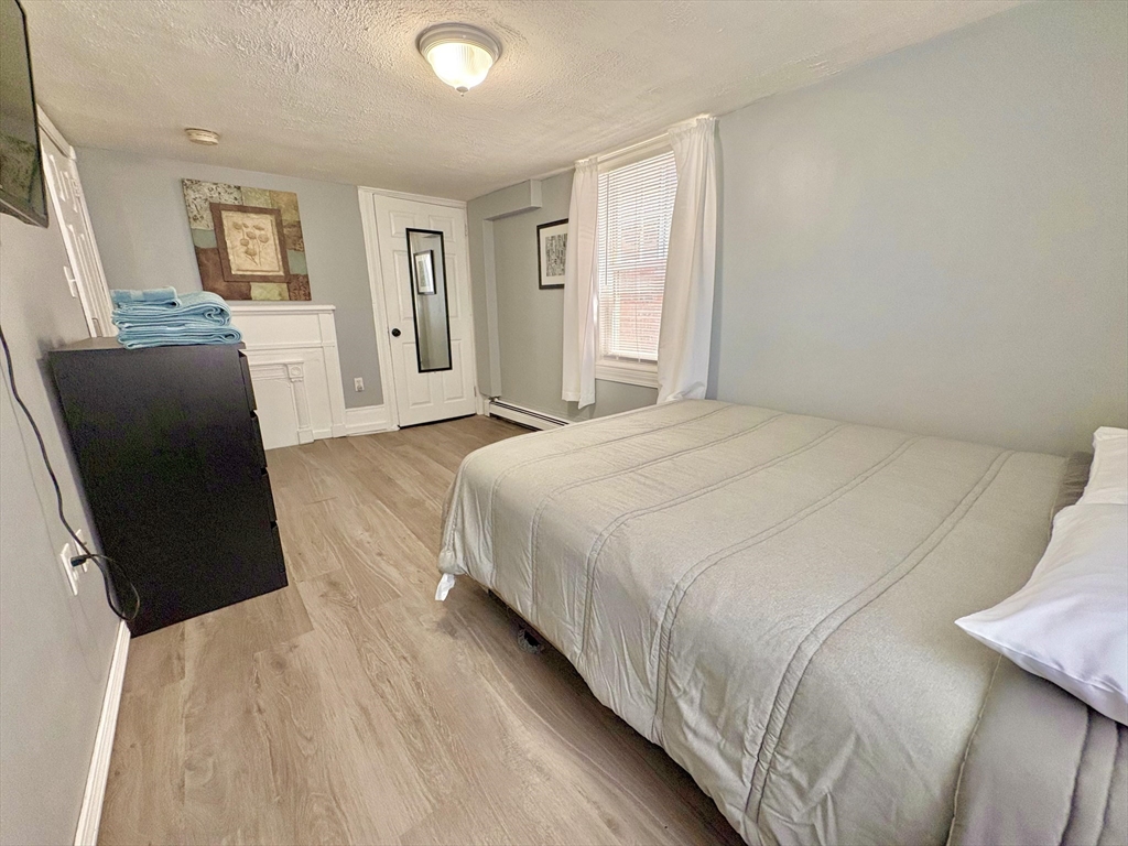 285 Roxbury St, Roxbury