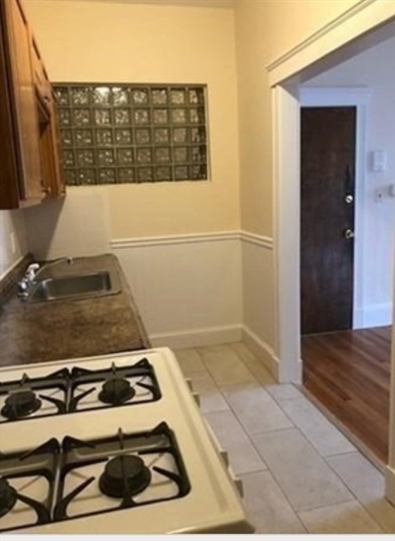 108 Bristol Rd, Somerville