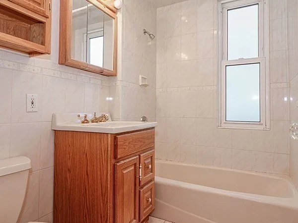 24 Burnside Ave, Spring Hill