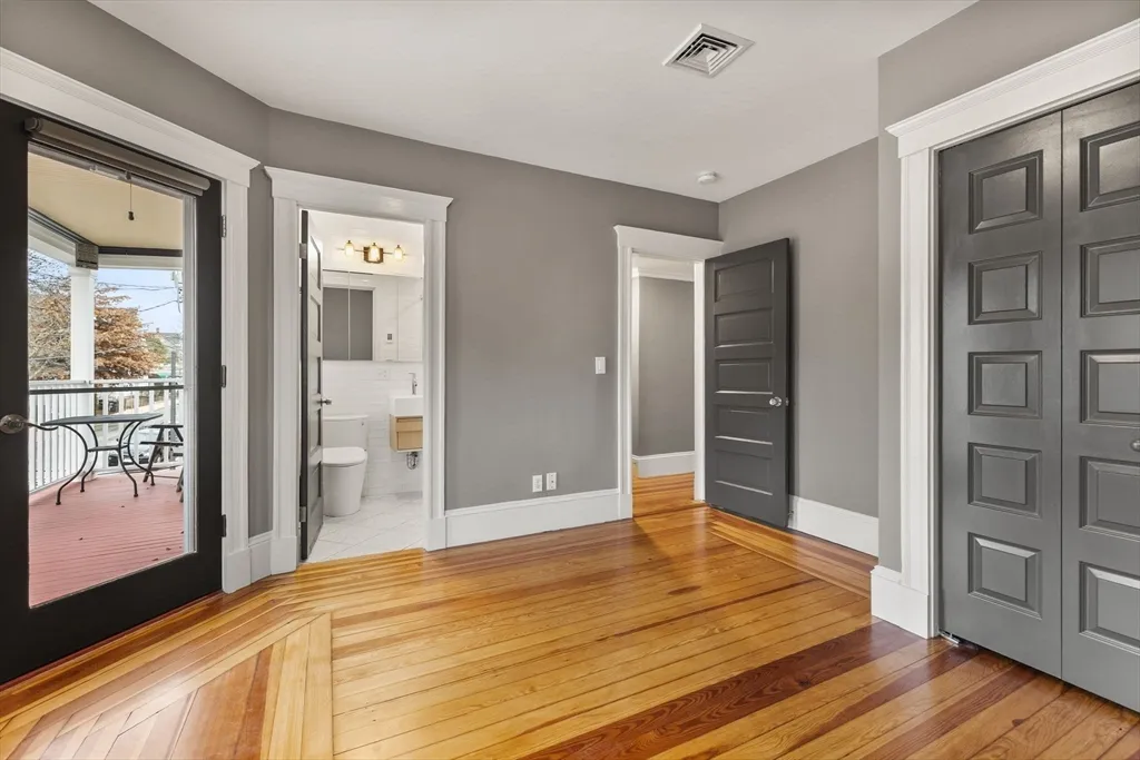 22 Clarendon Ave, Teele Square