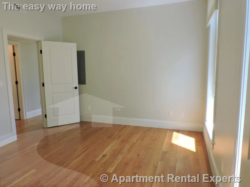 168 Hampshire, Central Square