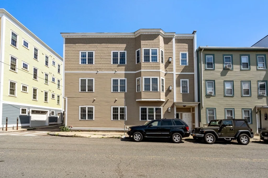 209 D St, South Boston