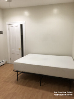 129 Cedar St, Roxbury