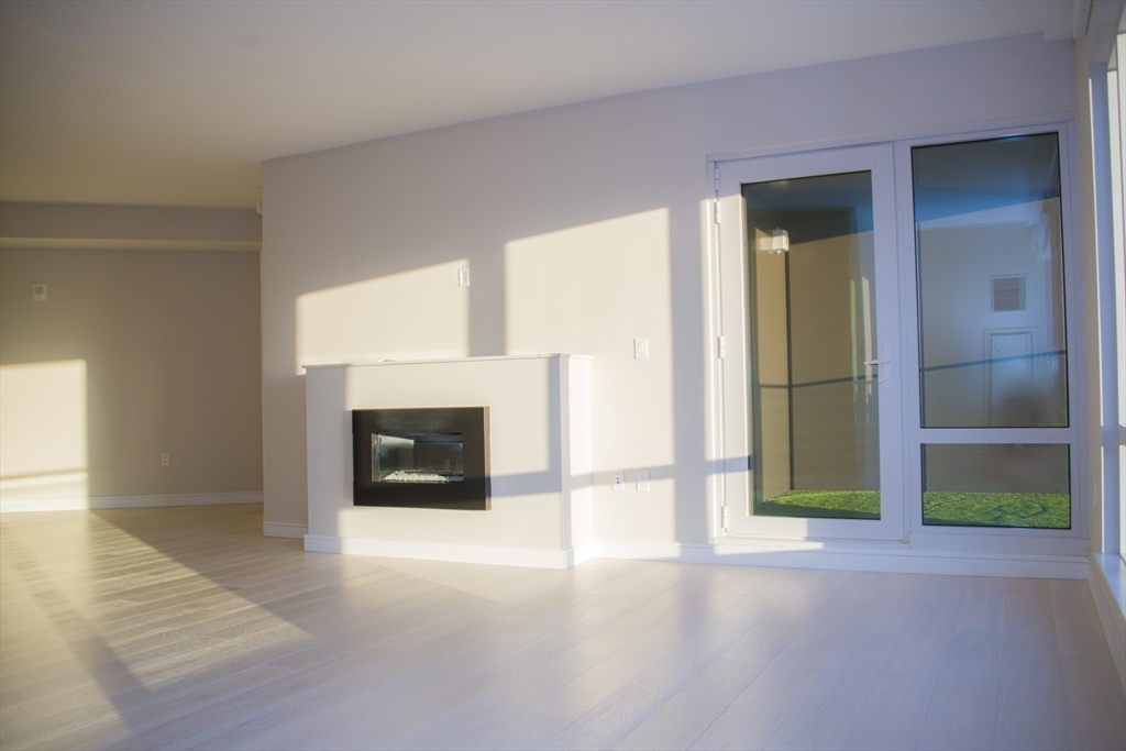 110 Broad St, Waterfront