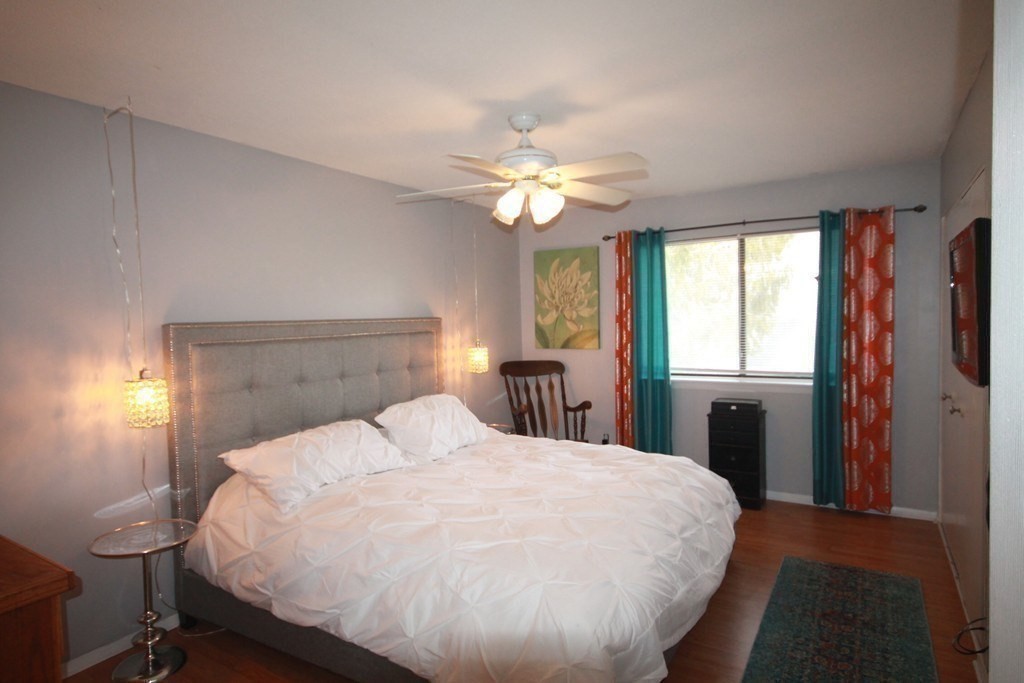 555 Russell Rd, Westfield