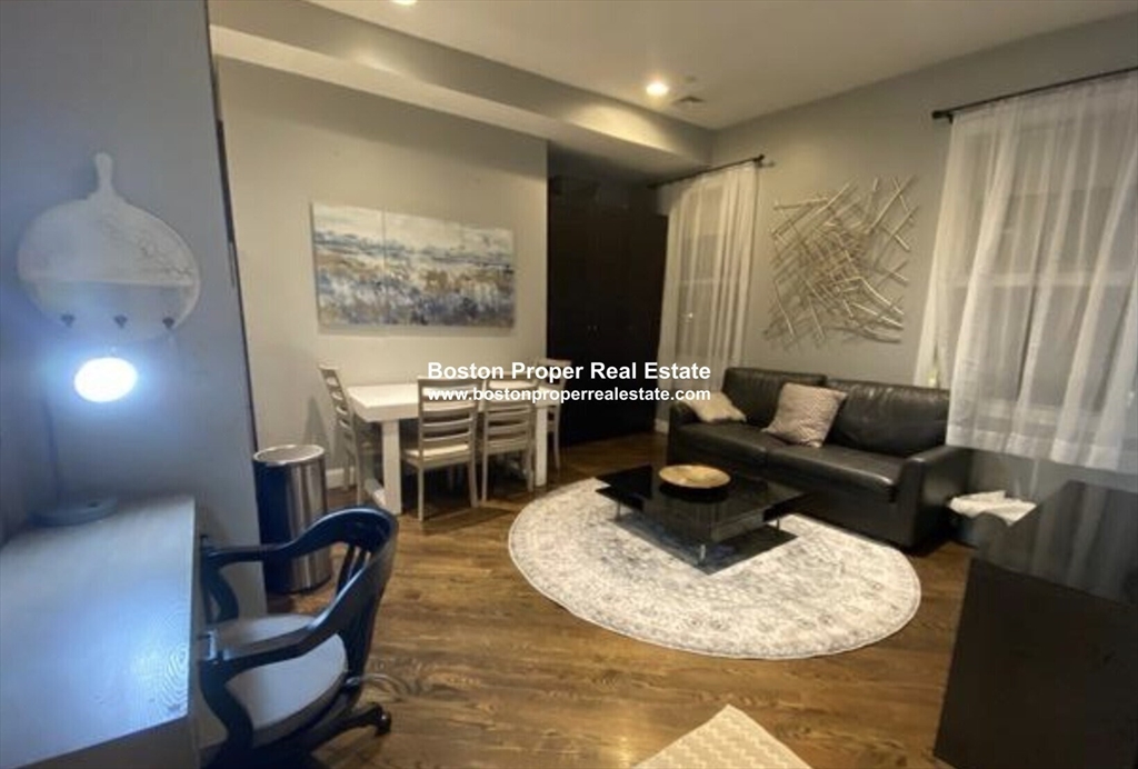 22 Hancock, Beacon Hill