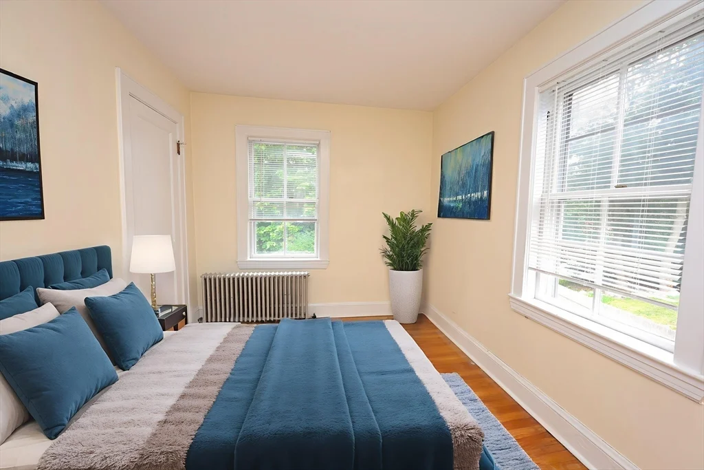 148 Neponset, Canton