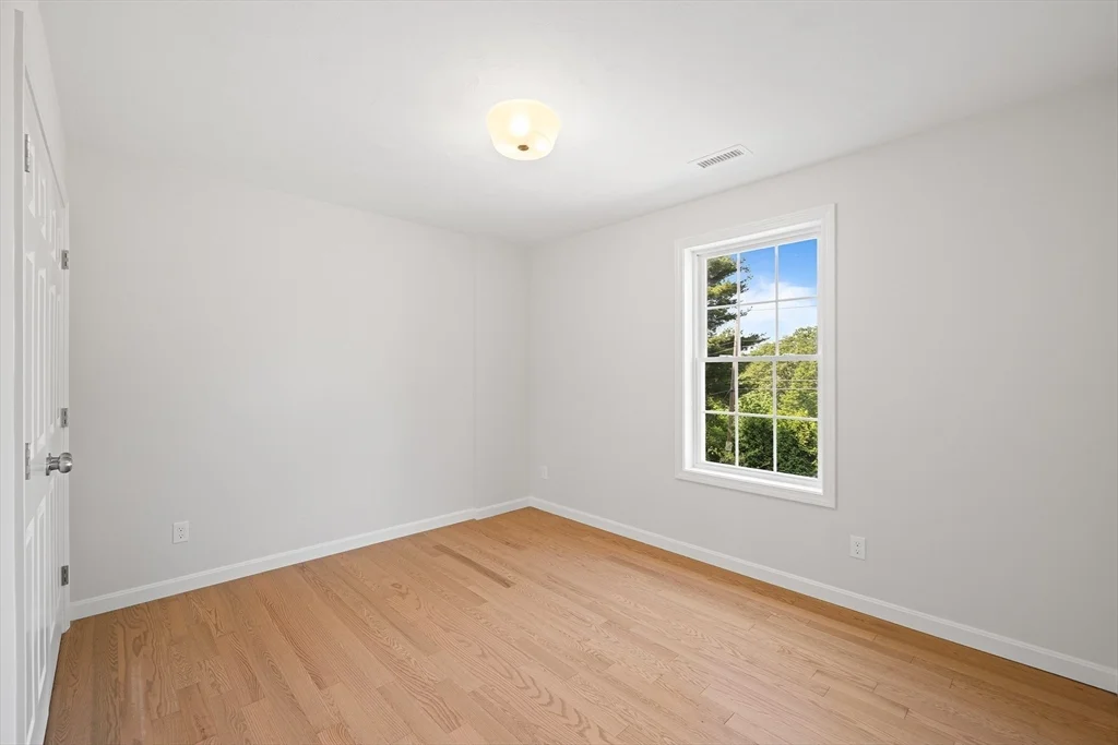 45 Brookfield Rd, North Brookfield