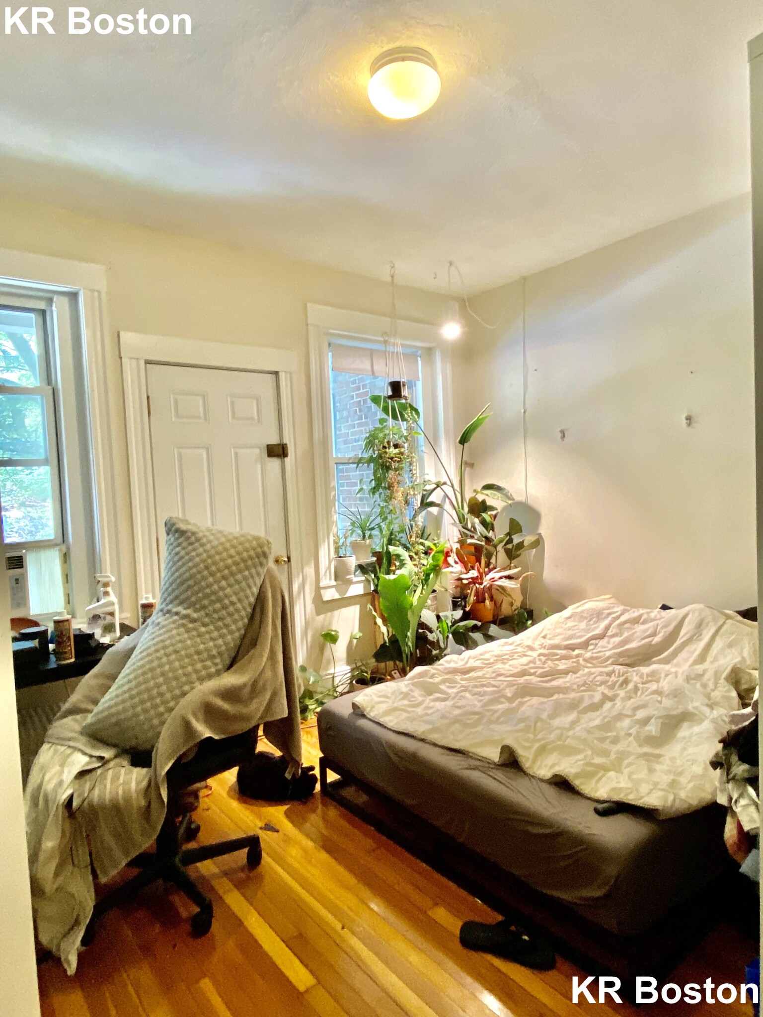 1 split bed, 1 bath apartment for rent at 3 Egremont Rd Unit 1, Brighton — photo 1 of 3
