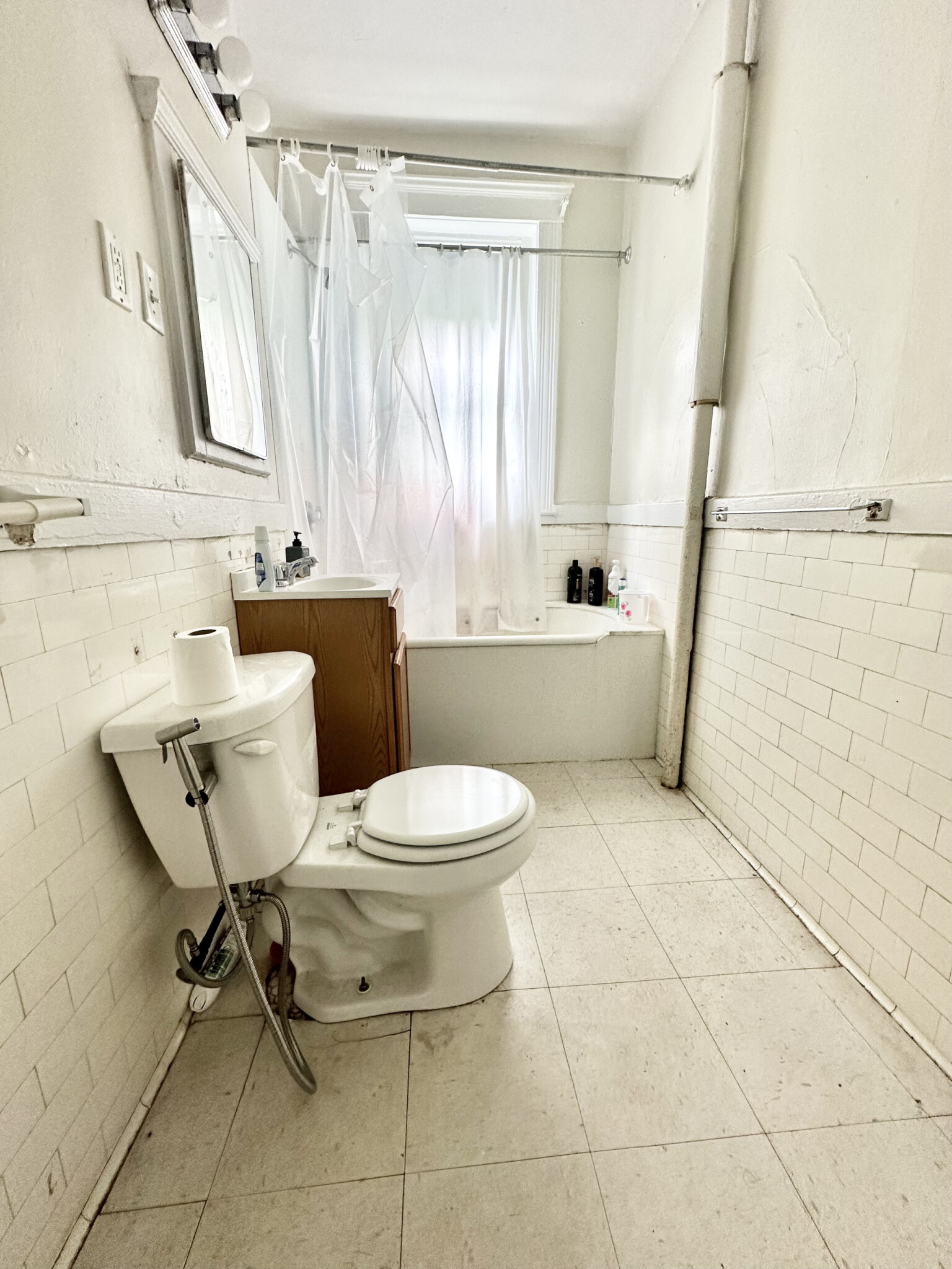 2 bed, 1 bath apartment for rent at 9 Egremont Rd Unit '12, Brighton — photo 2 of 3