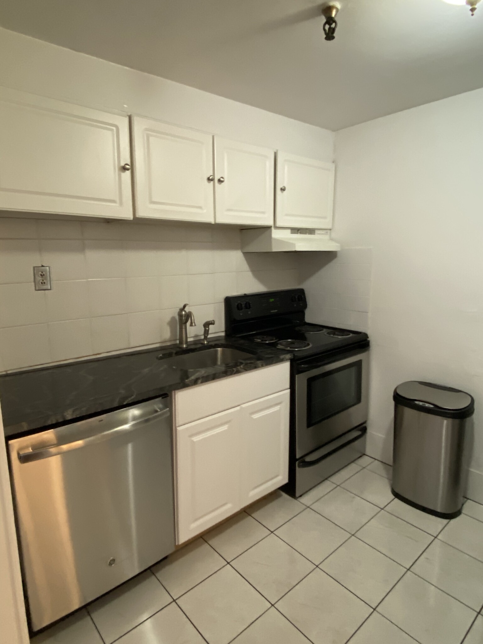 Studio bed, 1 bath apartment for rent at 9 Marlborough Unit 22, Back Bay — photo 9 of 13