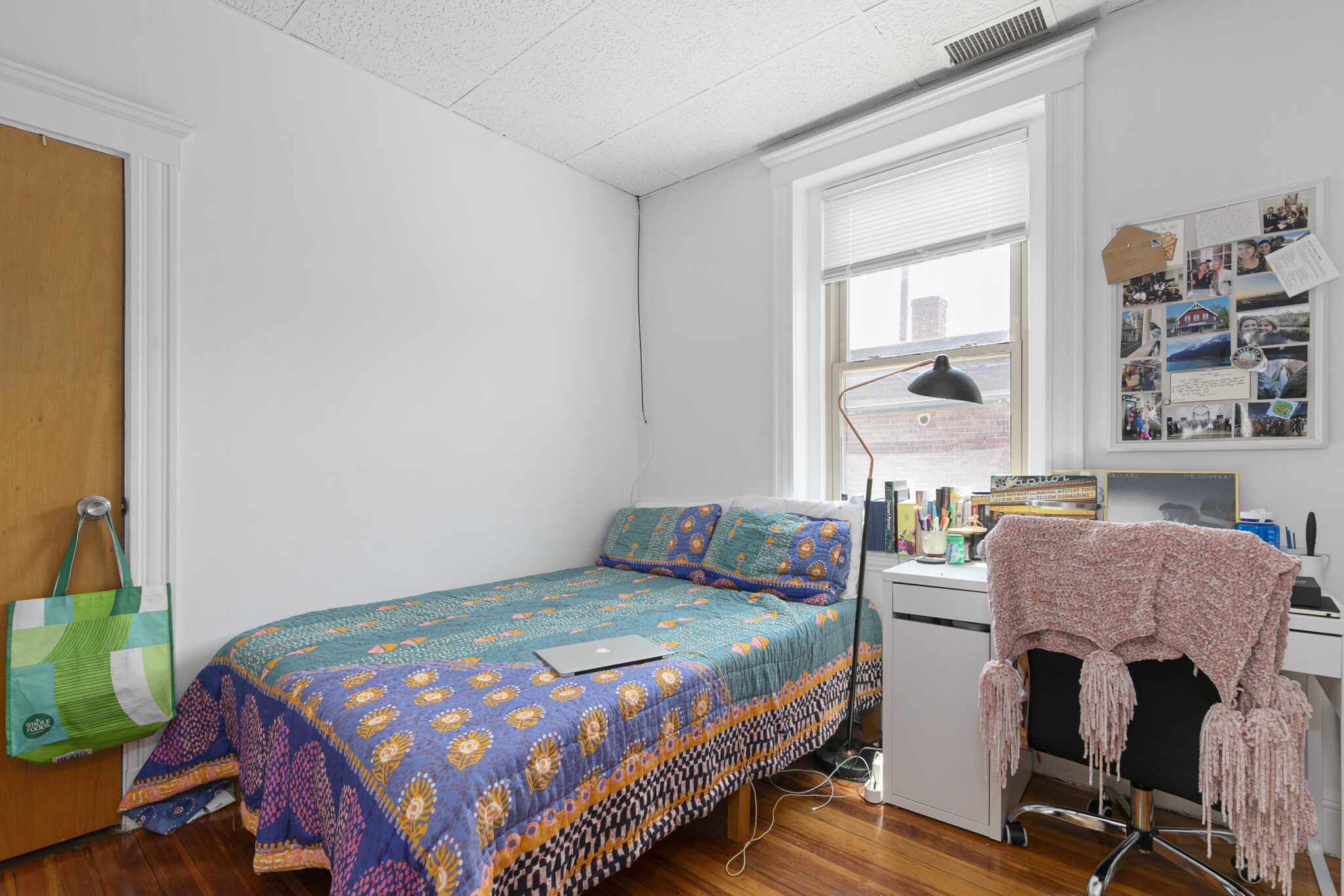 3 bed, 1 bath apartment for rent at 9 Woodbridge St Unit 07, North Cambridge — photo 2 of 3