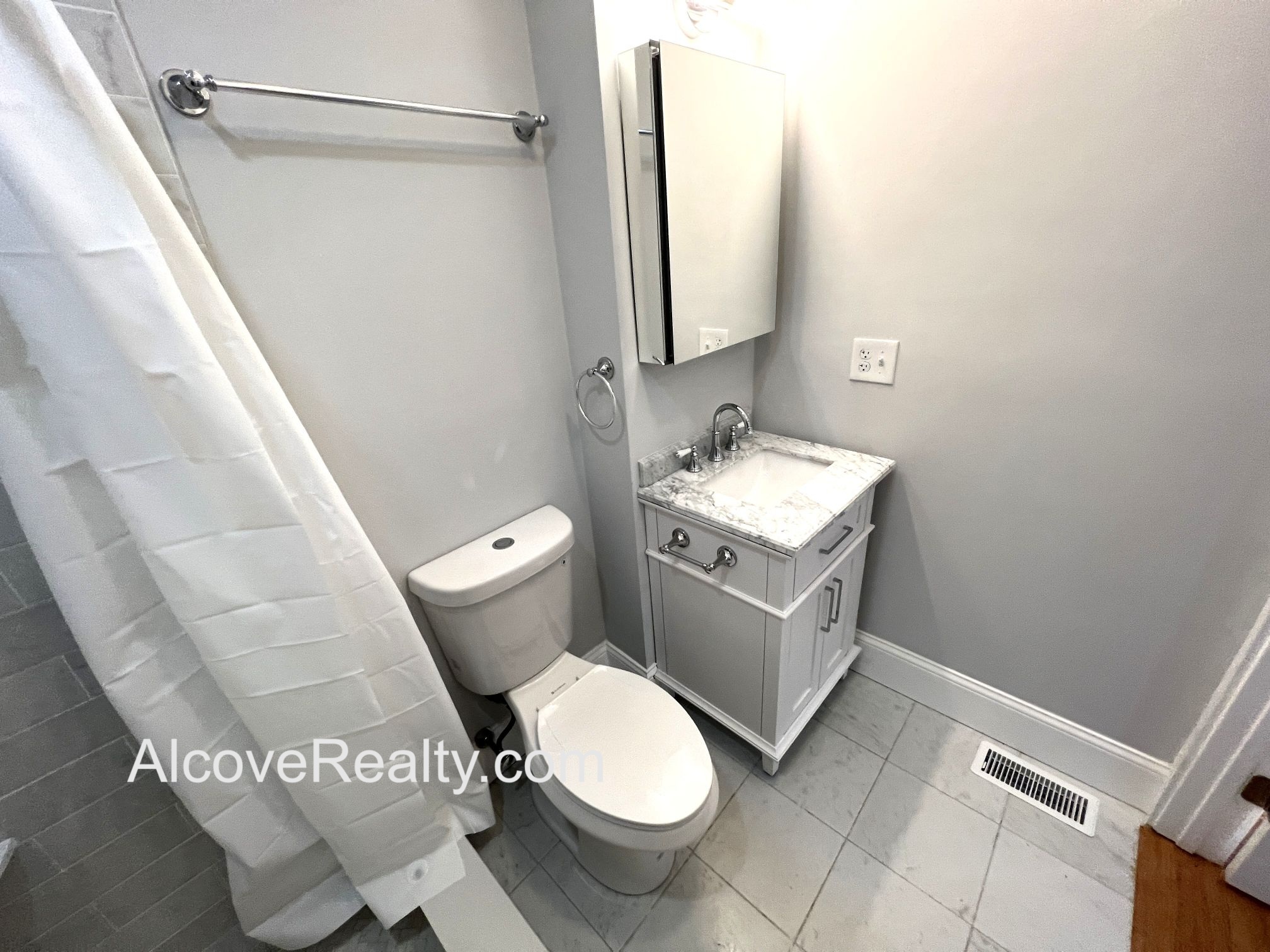 372 Oxford St, Ward Two