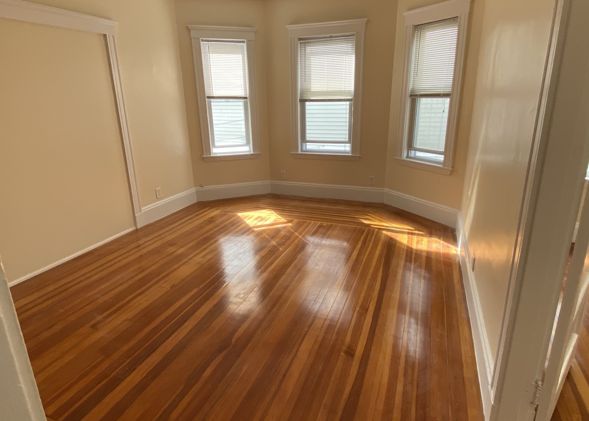3 bed, 1 bath apartment for rent at 28 Belknap St Unit 2T, Teele Square — photo 10 of 16