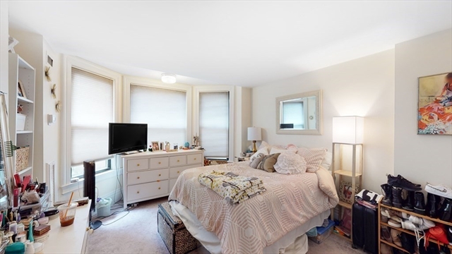 2 bed, 1.5 bath apartment for rent at 390 Commonwealth Ave Unit 405, Back Bay — photo 6 of 8