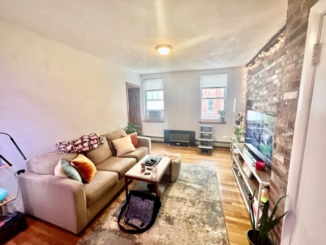 170 Endicott St, North End