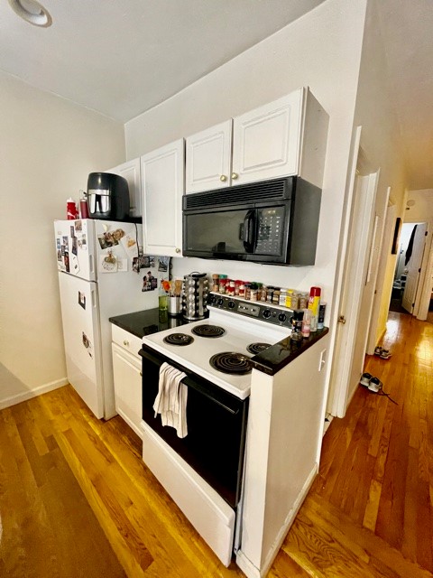 3 bed, 1 bath apartment for rent at 17 Thacher St Unit 2, North End — photo 9 of 24