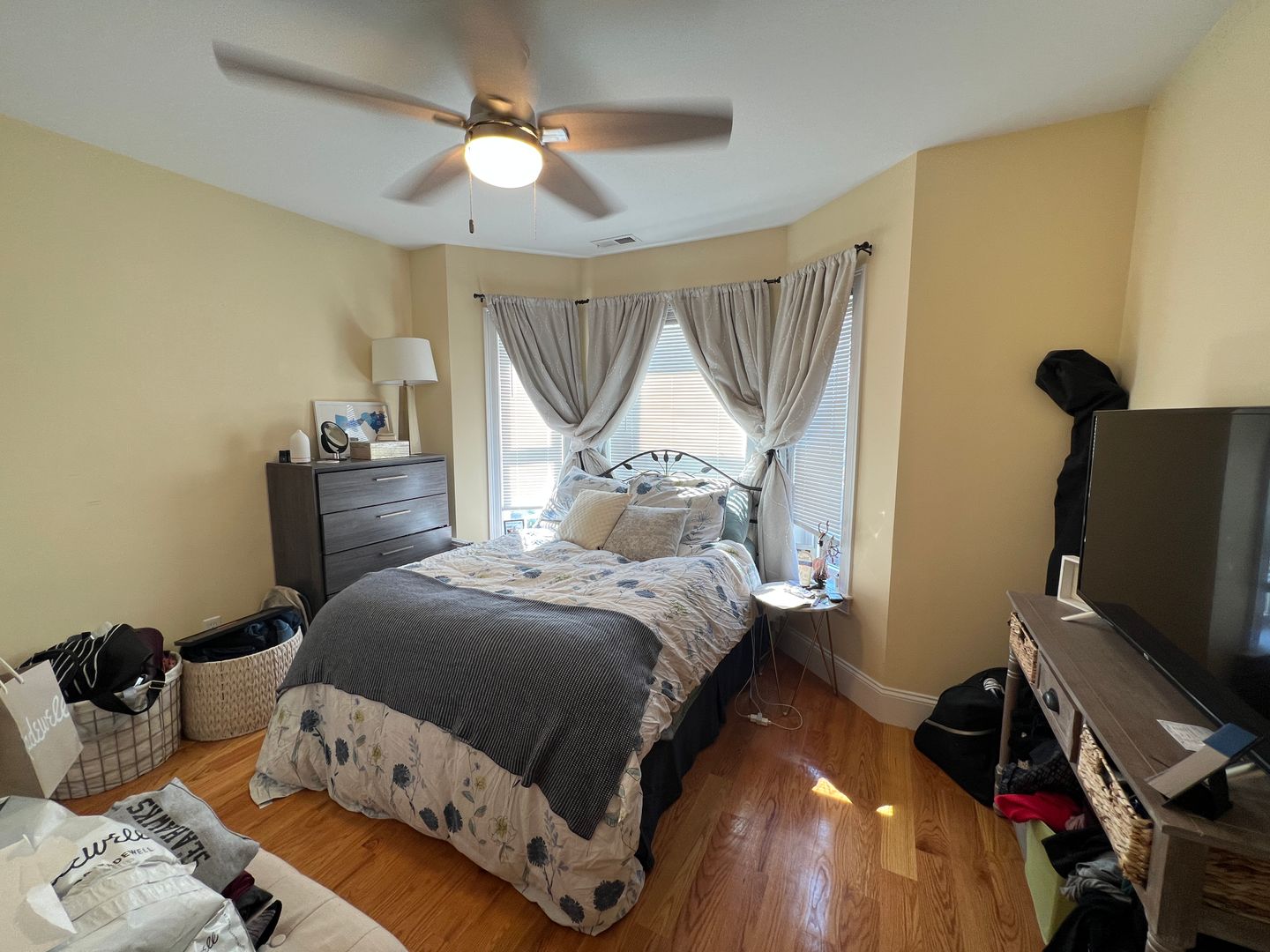 4 bed, 2 bath apartment for rent at 116 Holland St Unit 1, Davis Square — photo 9 of 21