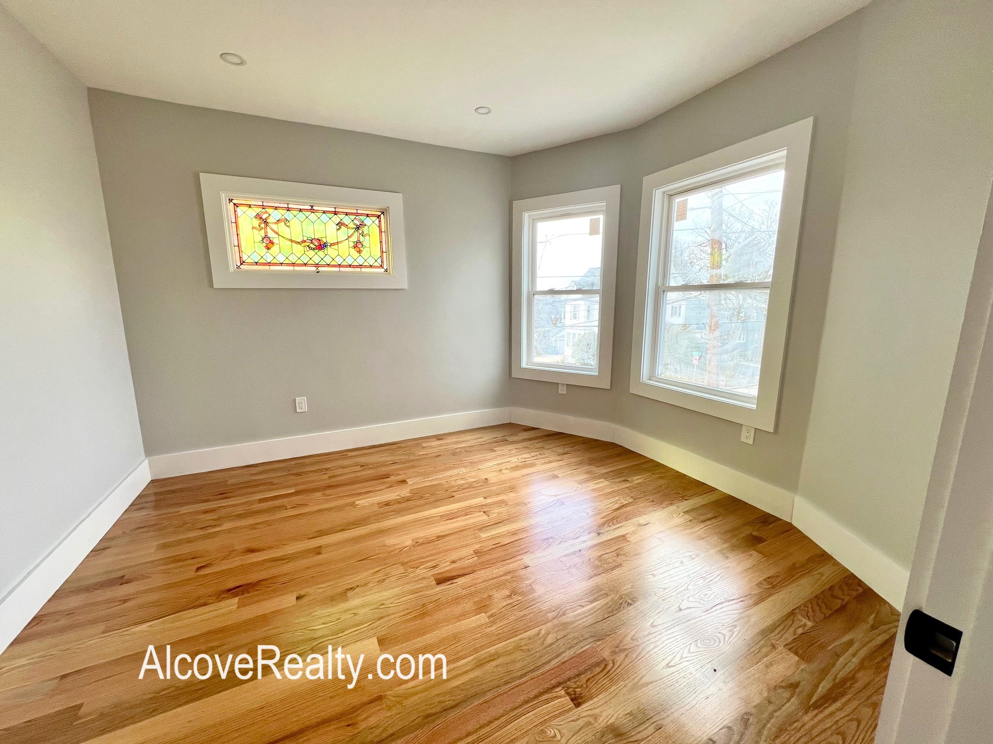 6 bed, 2 bath apartment for rent at 42 George St Unit 1, South Medford — photo 9 of 12