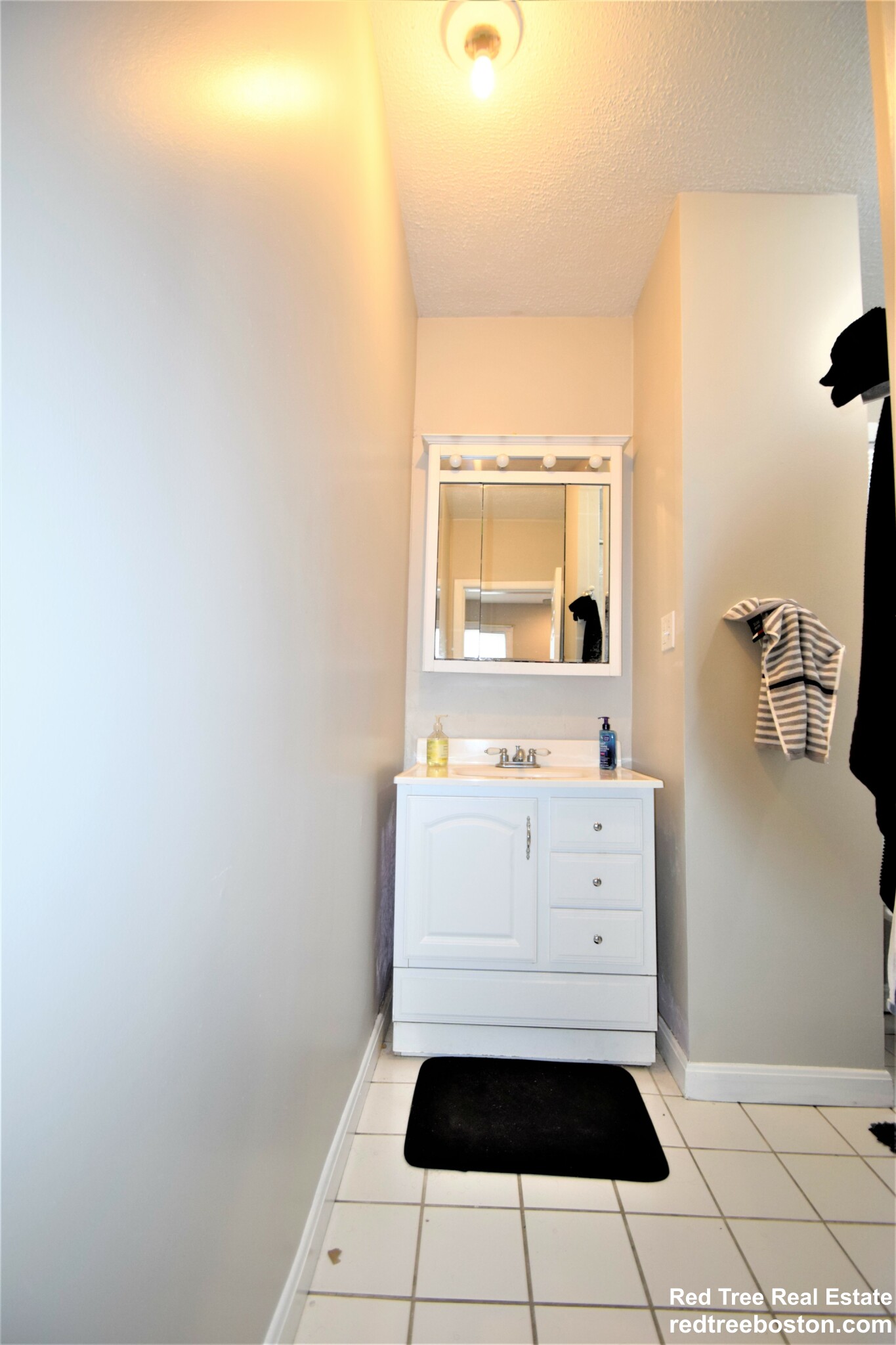 201 Hillside St, Mission Hill