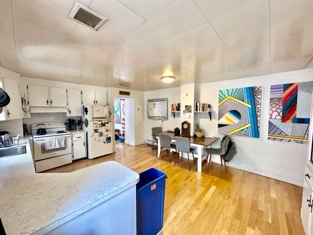 3 bed, 1.5 bath apartment for rent at 1 Noyes Pl Unit 5, North End — photo 9 of 27