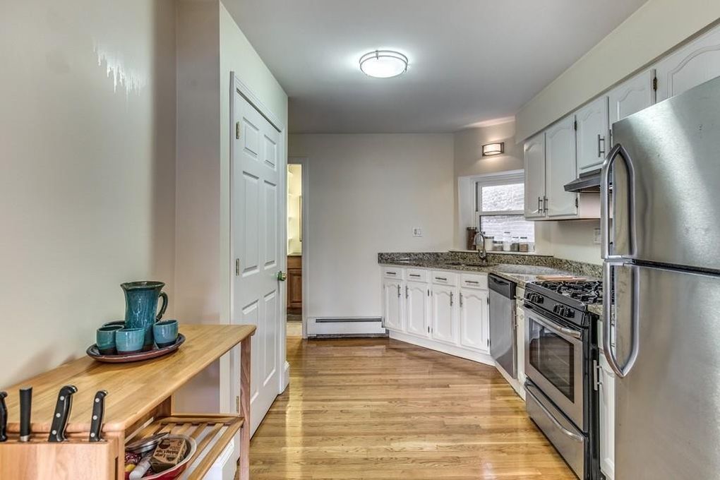 1 bed, 1 bath apartment for rent at 198 St Botolph Unit 5, Back Bay — photo 3 of 17
