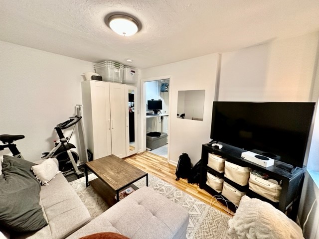 2 split bed, 1 bath apartment for rent at 220 Hanover St Unit 5r, North End — photo 9 of 9