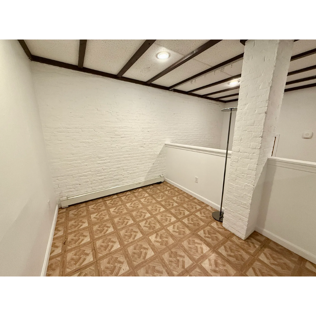 290 Newbury St, Back Bay