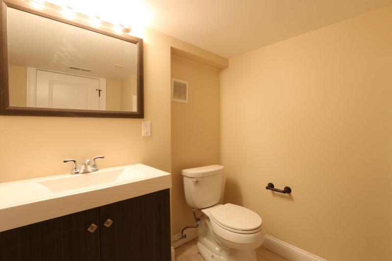 3 bed, 1.5 bath apartment for rent at 3 Saint James Pl, Roxbury — photo 9 of 9