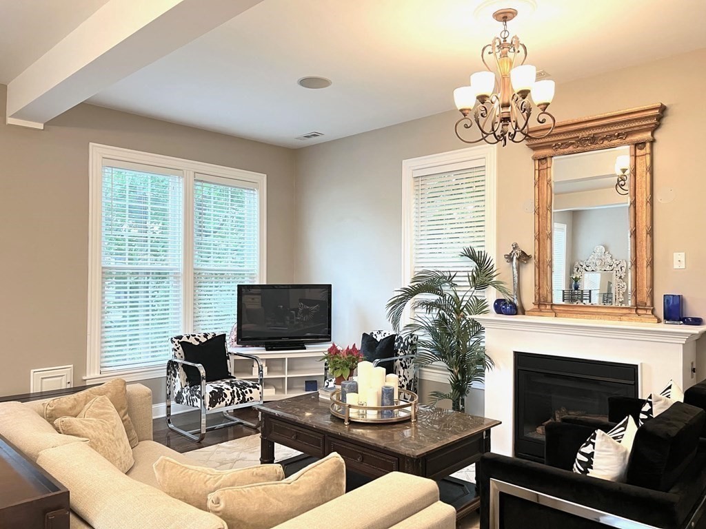 2 bed, 1.5 bath apartment for rent at 826 Watertown St Unit R, Newton — photo 3 of 6