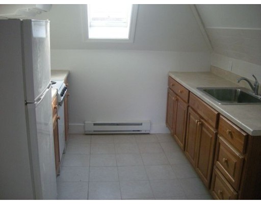 1 bed, 1 bath apartment for rent at 59 Surrey St Unit 3, Brighton — photo 13 of 23