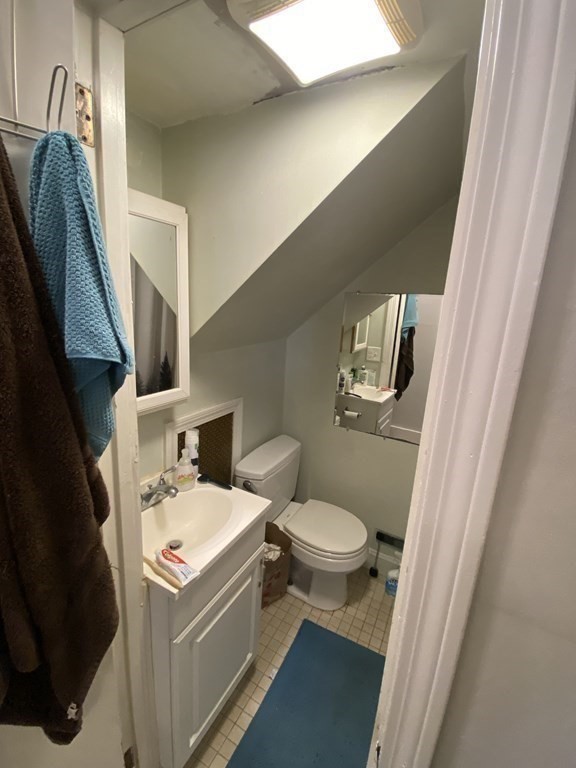 1 bed, 1 bath apartment for rent at 104 W Emerson Unit 1, Melrose — photo 3 of 10