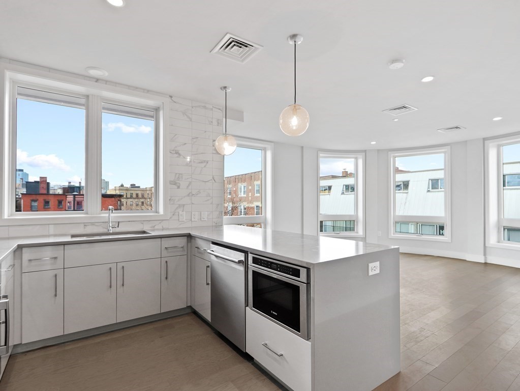 2 bed, 2 bath apartment for rent at 50 Symphony Rd Unit 20, Fenway — photo 3 of 18