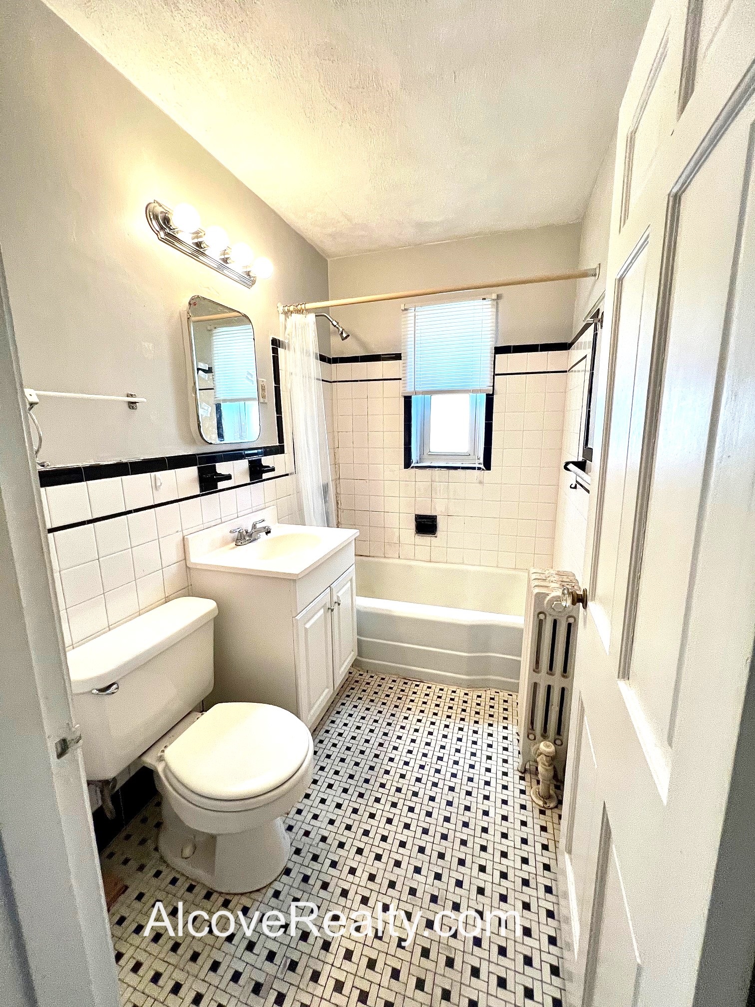 1 bed, 1 bath apartment for rent at 279 Massachusetts Ave Unit 2, Arlington — photo 9 of 10