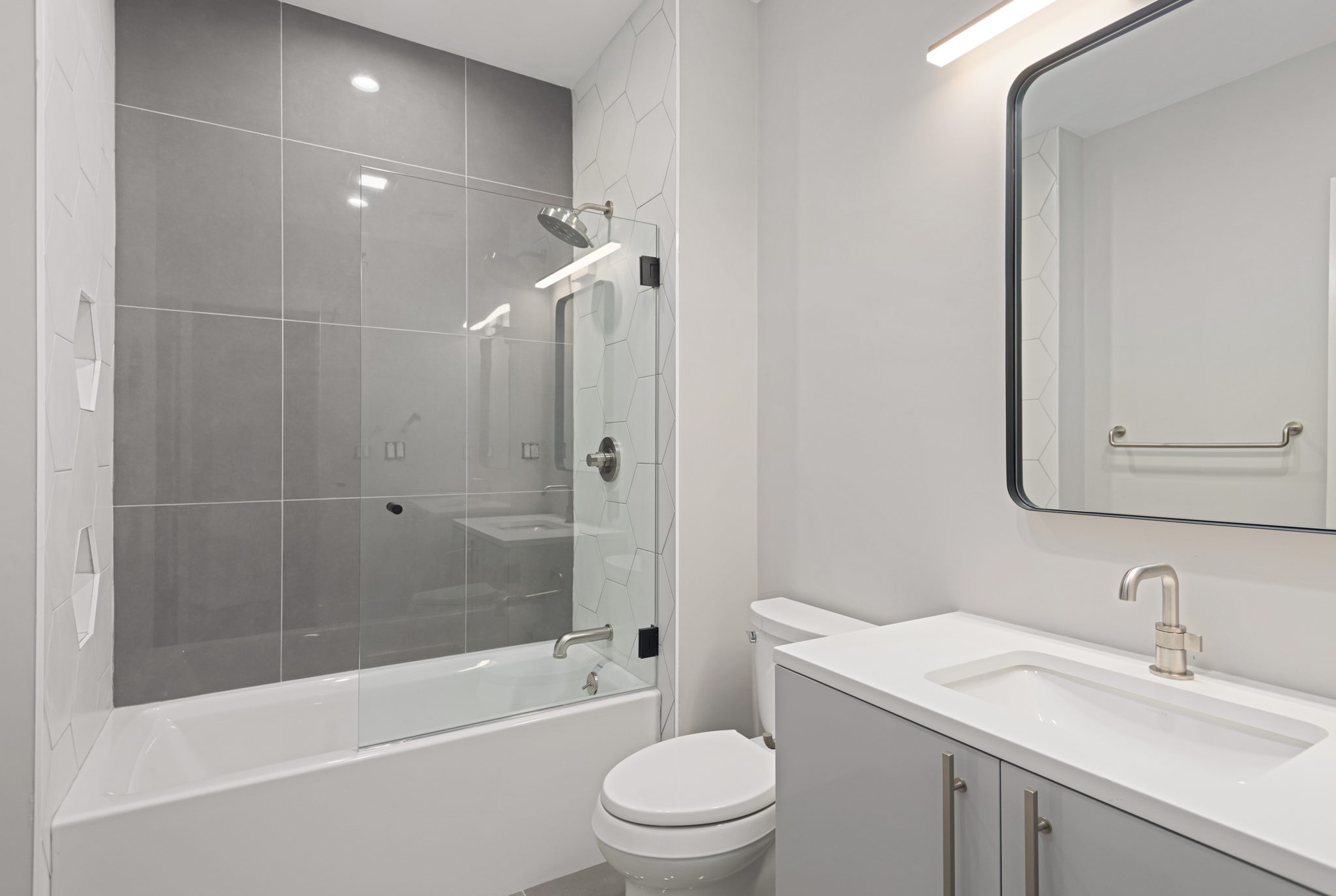 3 bed, 3.5 bath apartment for rent at 409 E 7th St Unit Penthouse, South Boston — photo 26 of 39