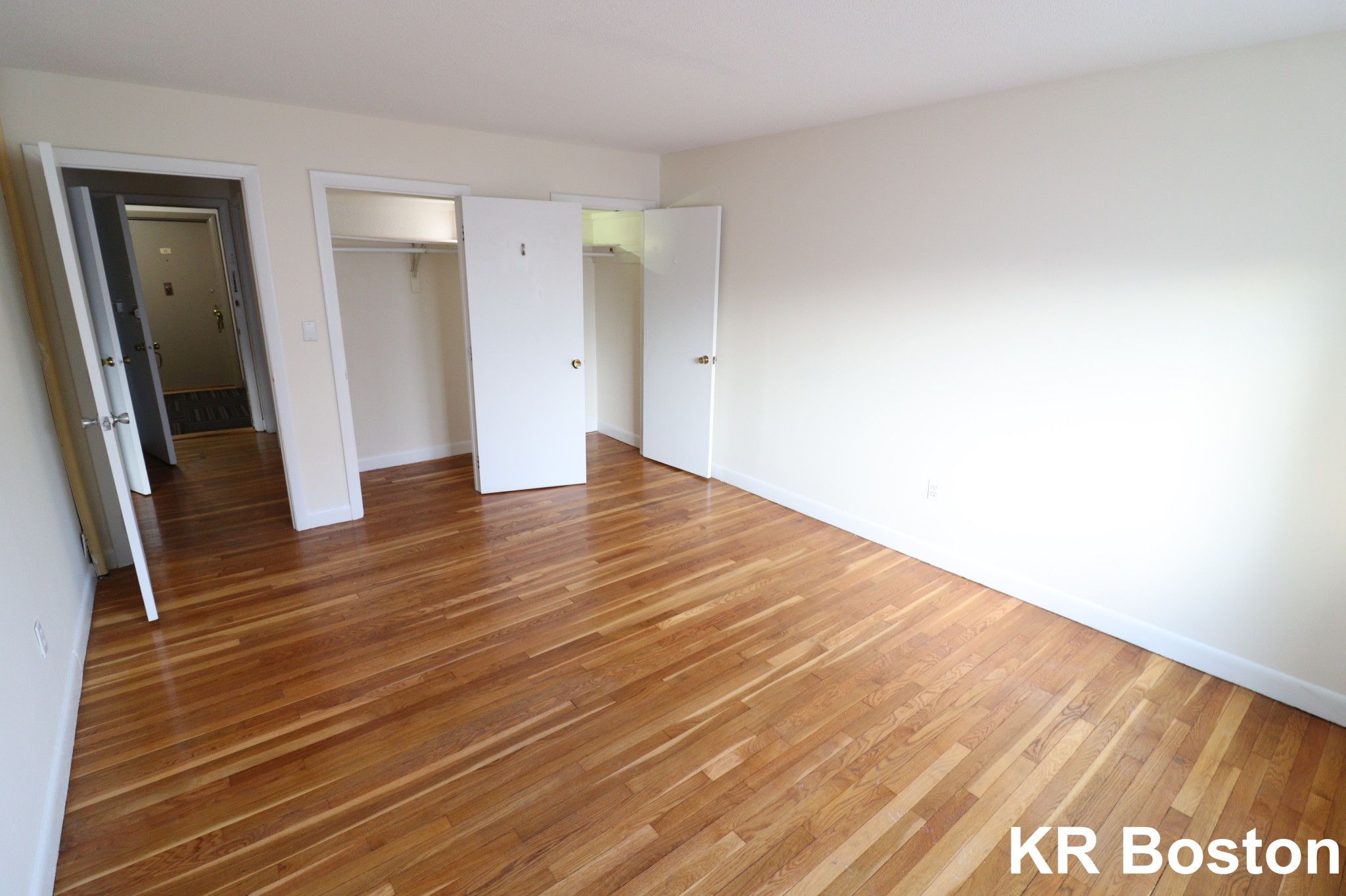 1 bed, 2 bath apartment for rent at 90 Gardner St, Unit 17, Allston — photo 3 of 5